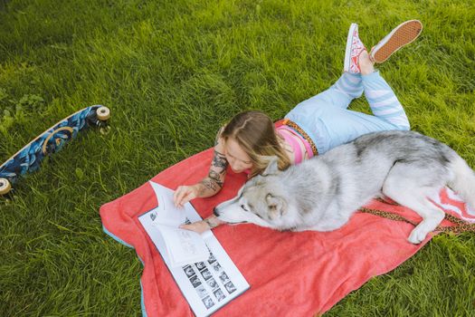 Best Books for Husky Training: Reviewed and Compared