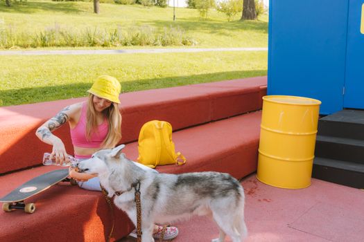 How Much Water Should a Husky Drink Daily? | Complete Guide